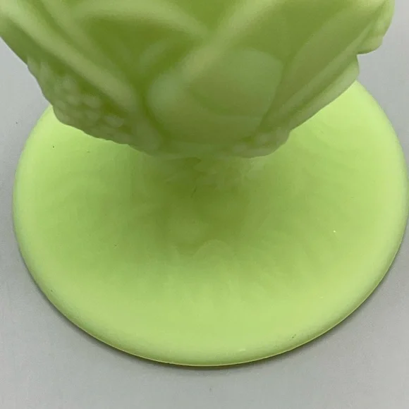 Fenton Water Lily Swung Footed Bud Vase Uranium Custard Satin Glass - Picture 10 of 13